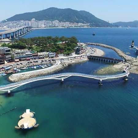 Hotel Queen Busan Exterior photo