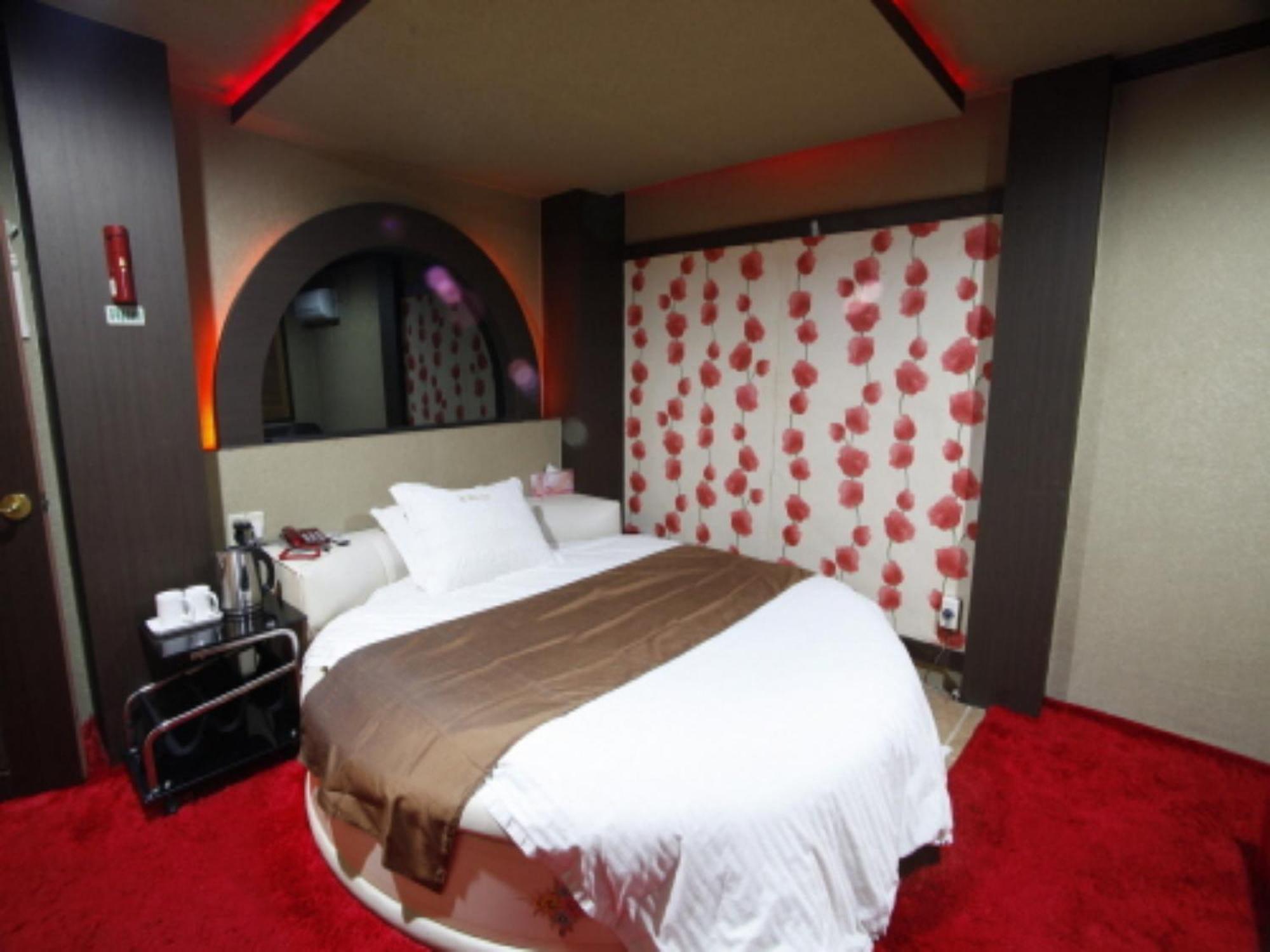 Hotel Queen Busan Exterior photo