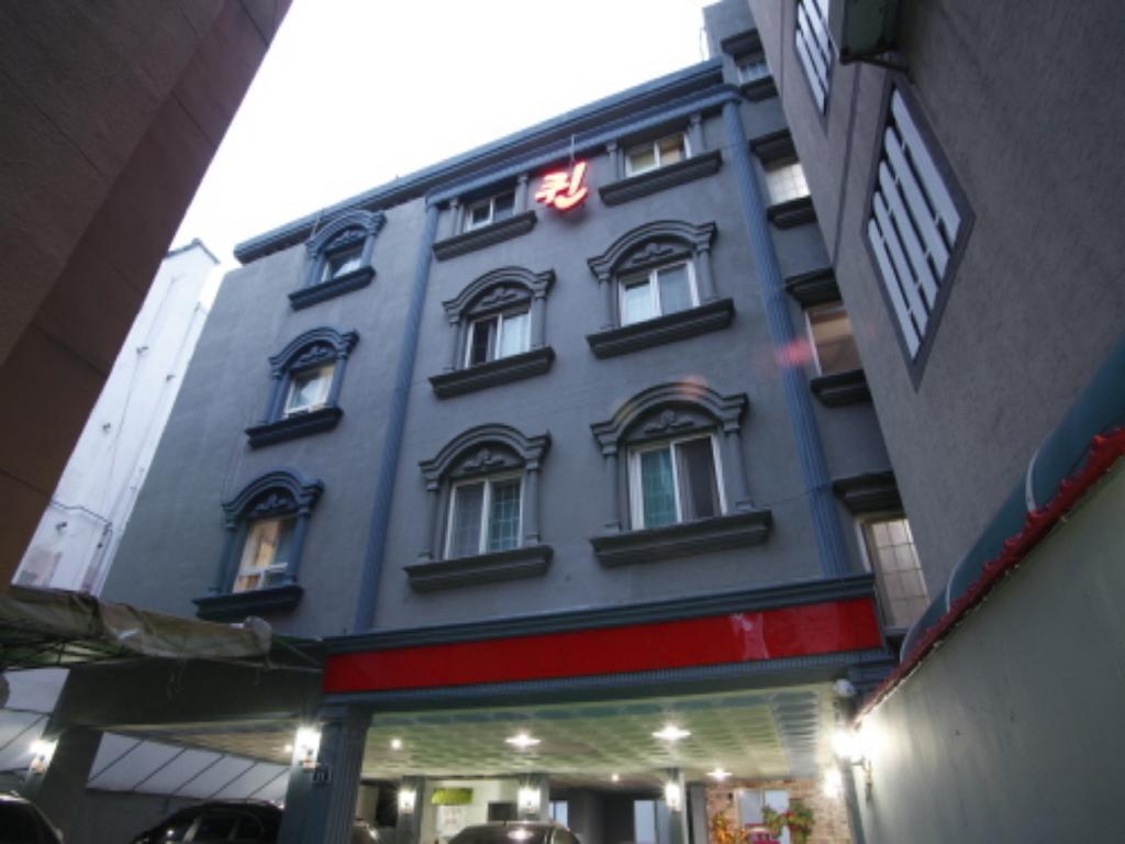 Hotel Queen Busan Exterior photo