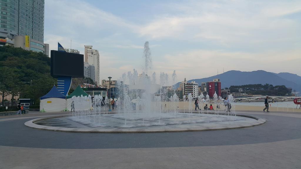 Hotel Queen Busan Exterior photo